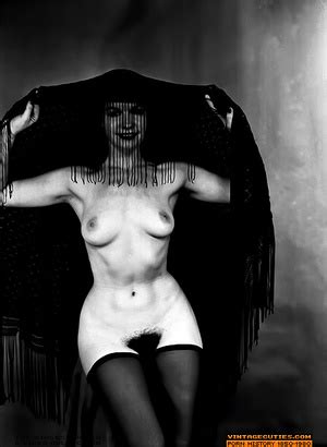 Wild Brunette Slut In Leopard Outfit Poses With Scary Ch XXX Dessert