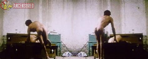 Naked Magdalena Flores in Japón