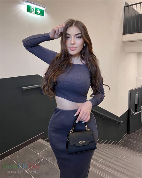 Mellow Maloni - Bio, Age, Height, Wiki | Models Biography