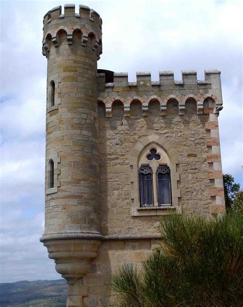 Tour chateau - chateau u montellier