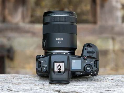 Canon RF 85mm F2 MACRO IS STM First Impressions | Photography Blog