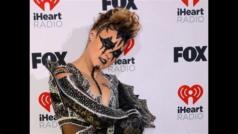 Jojo Siwa Addresses The Backlash Over Her More Mature Era The Mercury