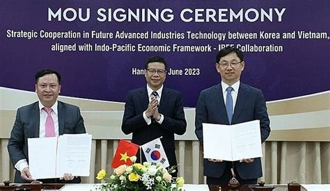 Vietnam Rok Boost Cooperation In Technology Innovation