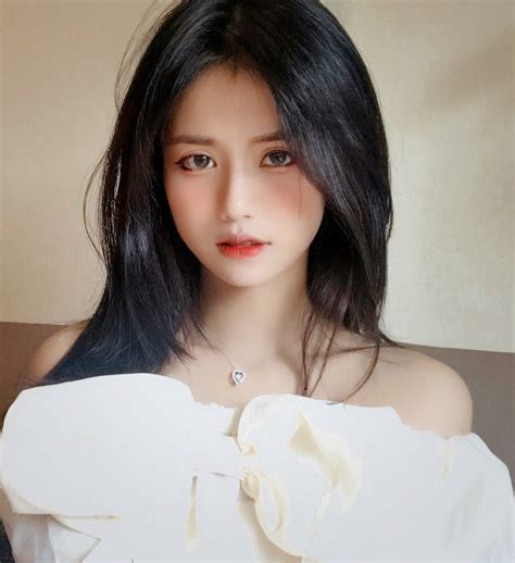 Nét thơ ngây vừa nhìn đã yêu của hot girl Đà Nẵng xinh đẹp Báo Dân trí