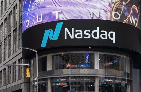 nasdaq ndaq stock exchange giant plans  hour trading  capture