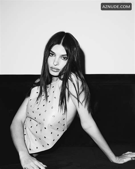 Emily Ratajkowski Sexy Flashes Her Hot Tits In A Photoshoot By Tyrell Hampton Aznude