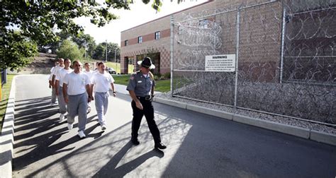 Seven Jail Employees Punished In Death Of Immigrant The New York Times