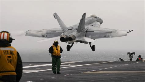 US sending aircraft carrier to Mediterranean to help support Israeli ...