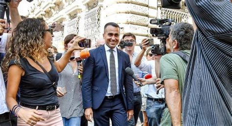 Rousseau 793 Per Governo Pd M5s Premier Oggi Al Colle Di Maio