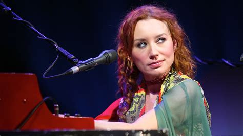 Tori Amos | Max Fm 95.8 Maximum Music