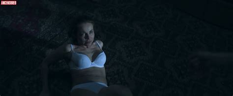 Naked Ekaterina Guseva In Vhodya V Dom Oglyanis