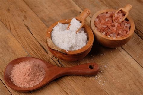 Premium Photo | Crystal pink himalayan salt, fine pink himalayan salt