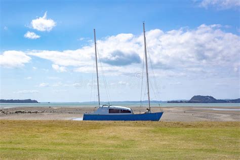 Kawakawa Bay Beach New Zealand In Summer Stock Image Image Of Shore