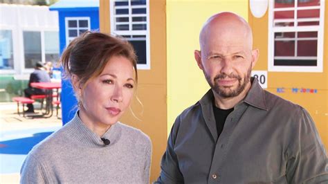 How Jon Cryer And Wife Lisa Joyner Are Helping Las Unhoused Residents