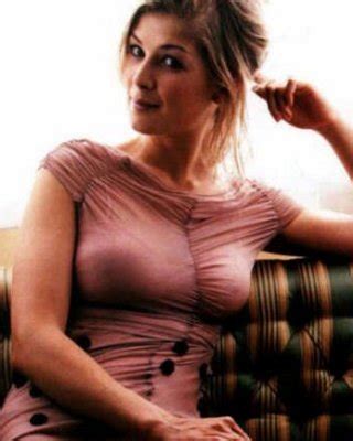 Rosamund Pike Nude Porn Pictures Xxx Photos Sex Images Pictoa