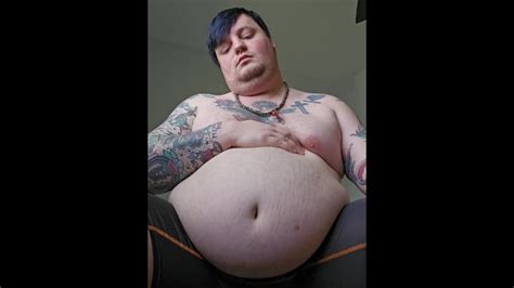 打嗝喂食者 Pornhub Gay