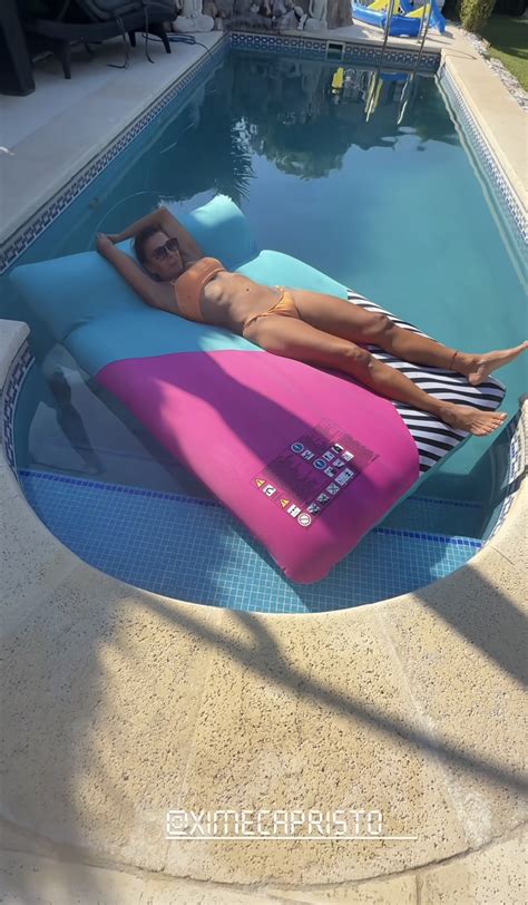 Ximena Capristo's feet