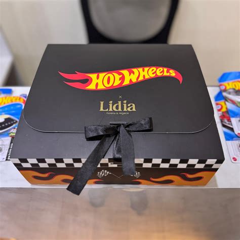 Box hot wheels 3 Lidia Florería y Regalos