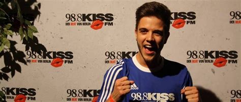 Hot Luca H Nni Zeigt Sich Oben Ohne