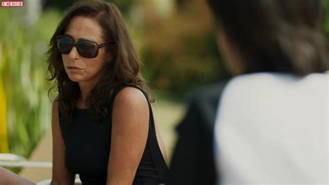 Naked Andréa Beltrão in Albatroz