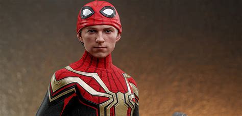 Hot Toys Spider Man Integrated Suit Spider Man No Way Home