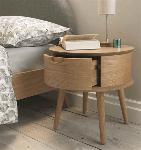 Круглая прикроватная тумбочка - виды моделей | Фото