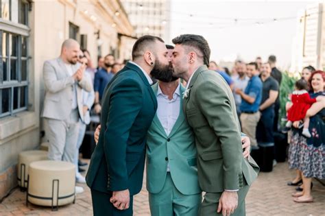 Impresionantes Fotograf As De Una Boda Gay Poliamorosa En Brasil
