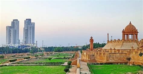 karachi skyline stock  pictures royalty  images istock