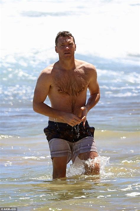 Blog Aloha Lara Bingle Goes Naked To Top Up Her Tan On Romantic Hawaiian Holiday With Sam