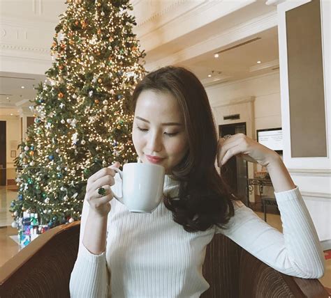 Hot Girl S H U Tr N S N Bay Nh Ng V N Xinh P Xu T S C