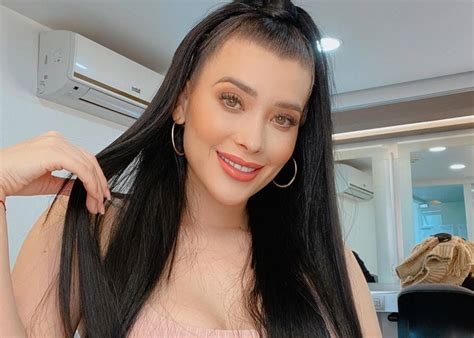 Brenda Zambrano Paraliza Instagram Con Su Sensual Bikini Blanco En El Radar