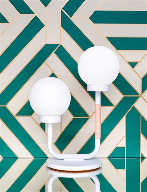 Little darling table lamp in Scandi white