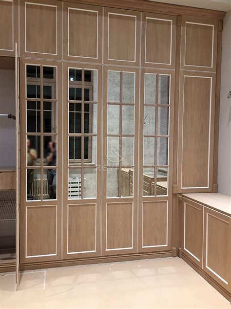 Угловая гардеробная комната «Кларисса» в классическом стиле