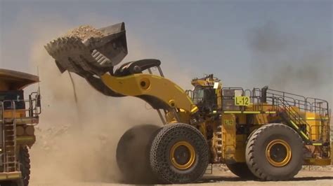 Komatsu wheel loader L-1850 - YouTube