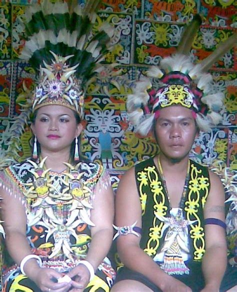 Indonesian Culture Ensyclopedia: Dayak Tribe Clothes: Blend With the ...