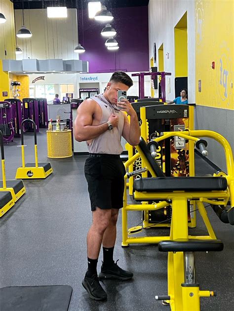 Lias On Twitter Them Ugly Ass Planet Fitness Colors