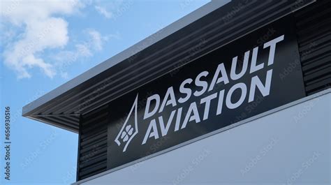 Enseigne Logo Du Constructeur Davions Dassault Aviation Rafale