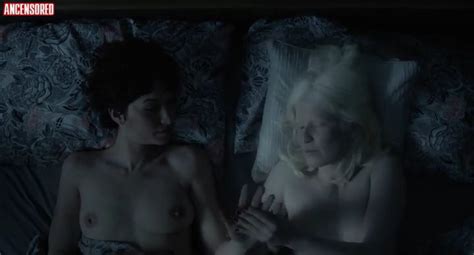 Naked Sofía Gala in Cadáver Exquisito