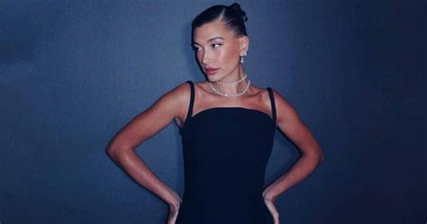 5 Hot Sexy Justine Triet Bikini Pics