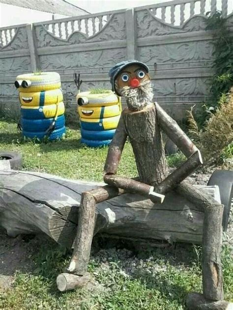 Pin by Vrishna on Palos | Wood yard art, Yard art, Wood log crafts