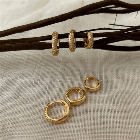 Conjunto De Brincos Para Furos Argola Pedras Banhado A Ouro K