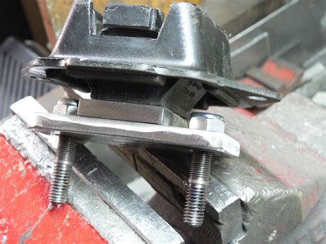 143. Подушка КПП М46. Сложный бутерброд. Ч.1. — ГАЗ 21, 2,3 л, 1963 ...