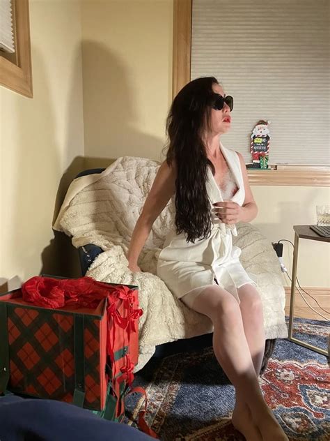 Asian Milf Loves Her Picture Taken Pics Xhamster