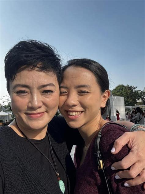 Em chồng hot girl của Ca nương Kiều Anh được cầu hôn phụ huynh chia sẻ xúc động