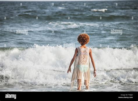 Mädchen 16 jahre alt bikini Fotos und Bildmaterial in hoher Auflösung Alamy