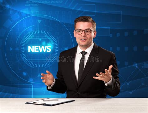 Presentador Moderno Del Televison Que Dice Las Noticias Con El Backg Del Tehnology Imagen De