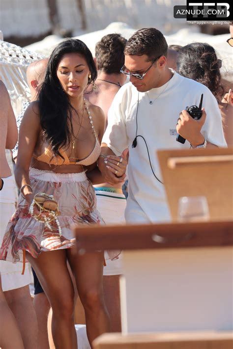 Nicole Scherzinger Sexy Seen Flaunting Her Stunning Body Wearing A Bikini Top In Mykonos AZNude