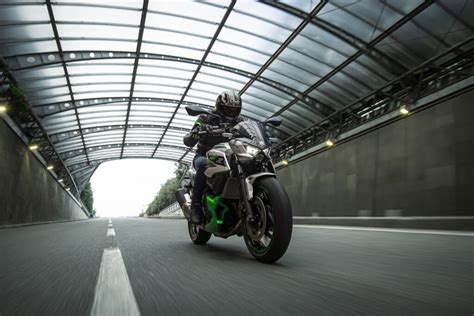 Kawasaki Unveils Worlds First Hybrid Naked Bike Z7 Thepack News