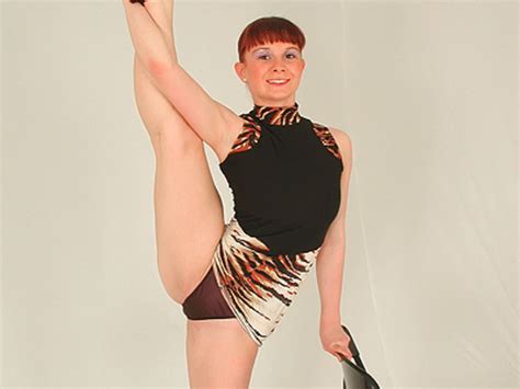 Hot Erotic Flexible Franzi Showing Her Excersises XXX Dessert