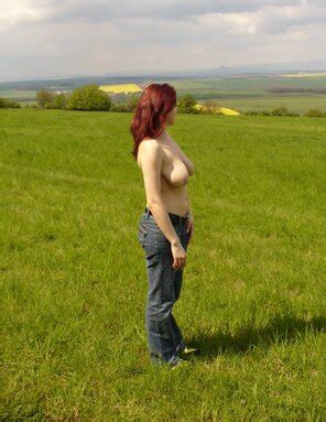 Fun Girl Sharon Nude Amateur Pics Busty Redhead Wife Home Sex063 Porn Pic